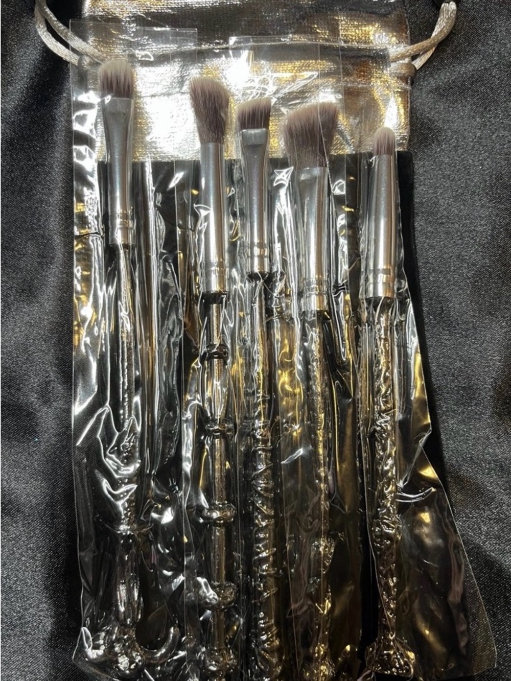 Harry Potter Storybook Cosmetics Metallic Silver Eye Brush Set with Black Pouch - Picture 4 of 4
